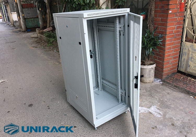 Mở cửa tủ rack 27U theo yêu cầu