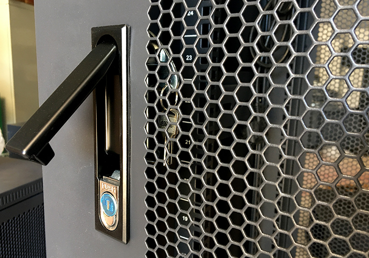 Tủ rack 42U D600, Tủ mạng 42U D600 UNR-42UD600-2CL