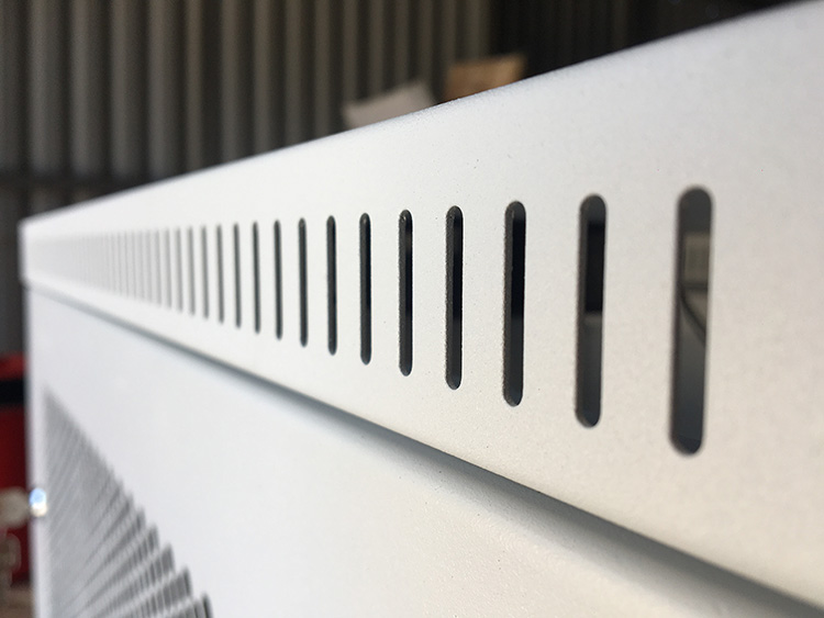 Phần cửa lưới tủ rack treo tường lỗ tổ ong với đường kính rộng hơn