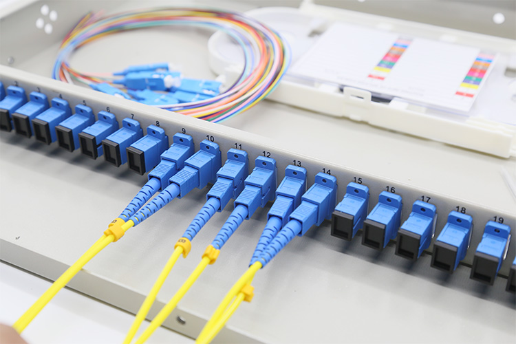 Hộp phối quang ODF 12FO lắp trong ODF 24FO