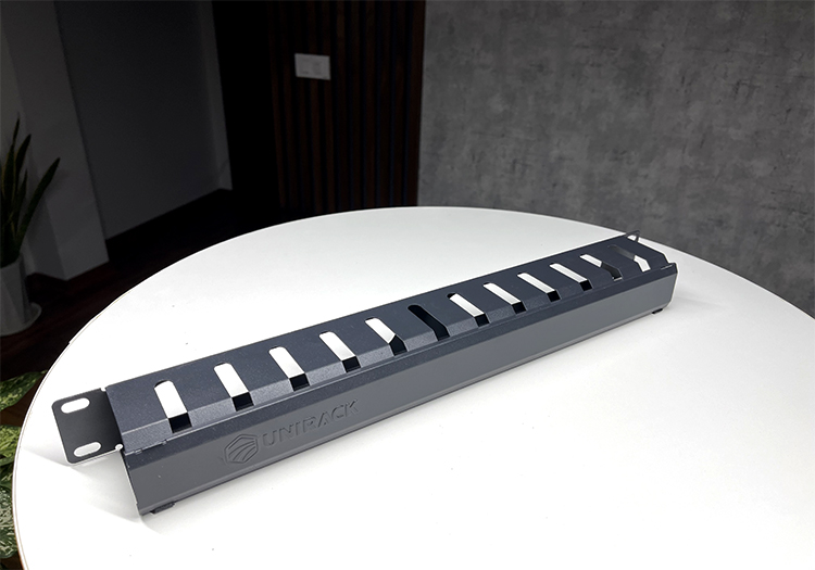 Thanh quản lý cáp ngang cho tủ rack hãng UNIRACK