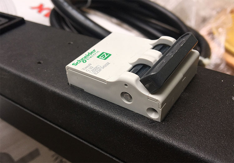 Thanh quản lý nguồn PDU 24 Unirack