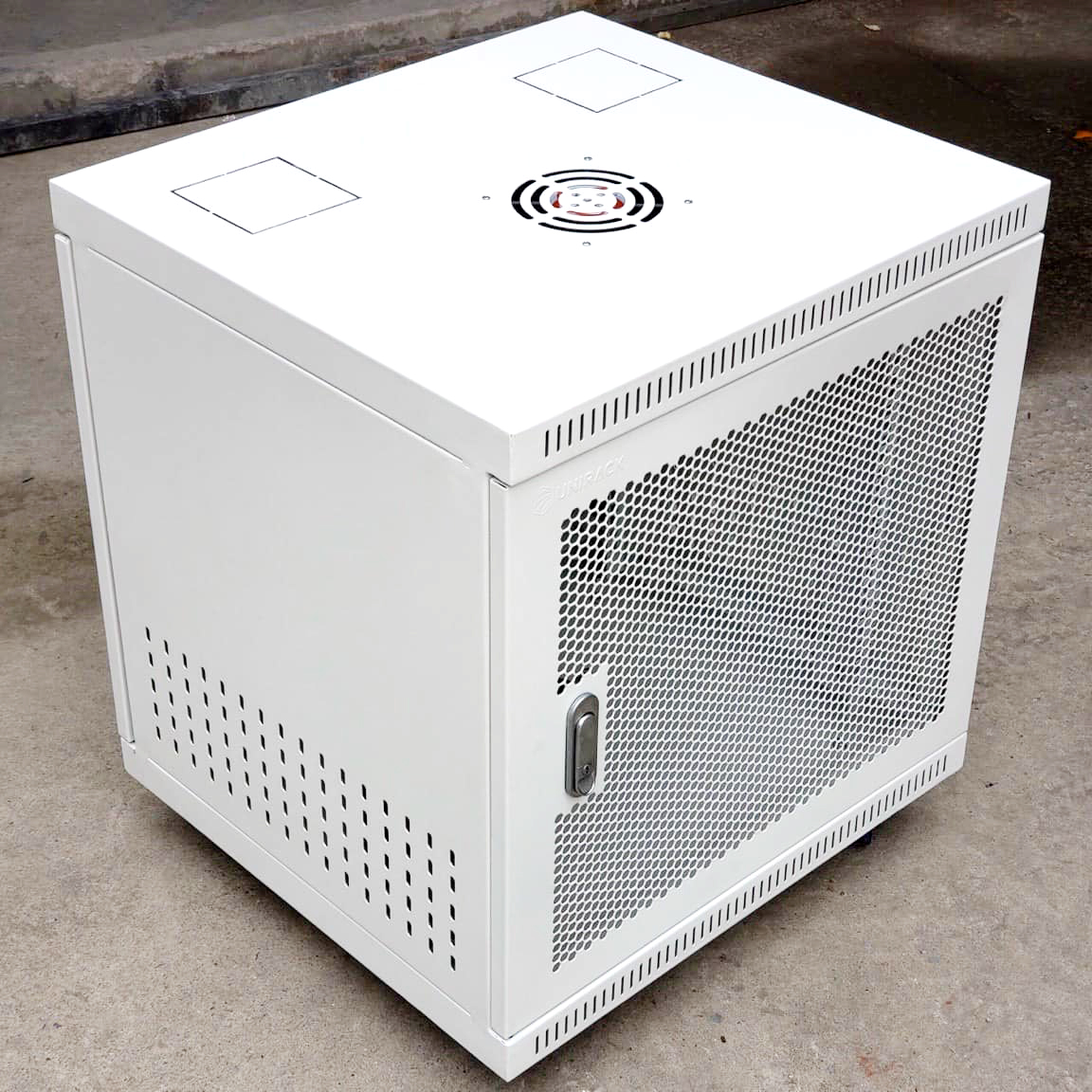 Tủ rack 10U D500 cửa lưới màu trắng Unirack