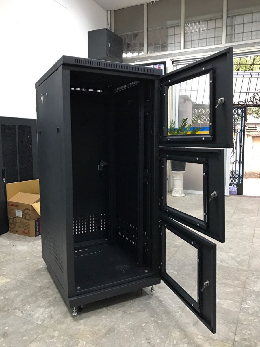 Tủ rack 27U, 3 cửa Mika sản xuất theo yêu cầu
