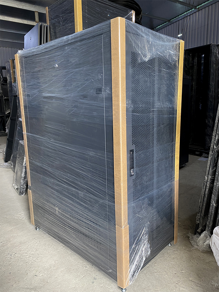 Tủ rack 27U D1000 hãng UNIRACK