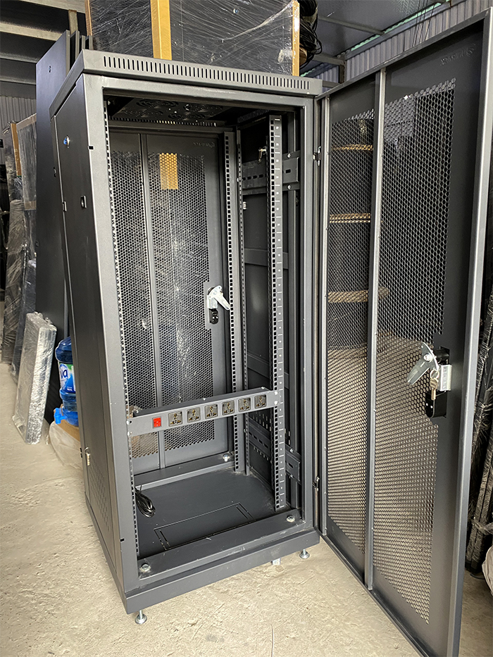 Tủ rack 27U D600 mẫu mới hãng UNIRACK