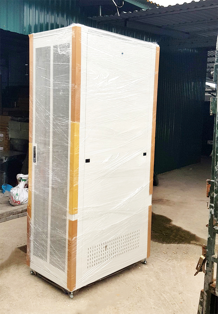 Tủ rack 42U phiên bản màu trắng do khách hàng yêu cầu