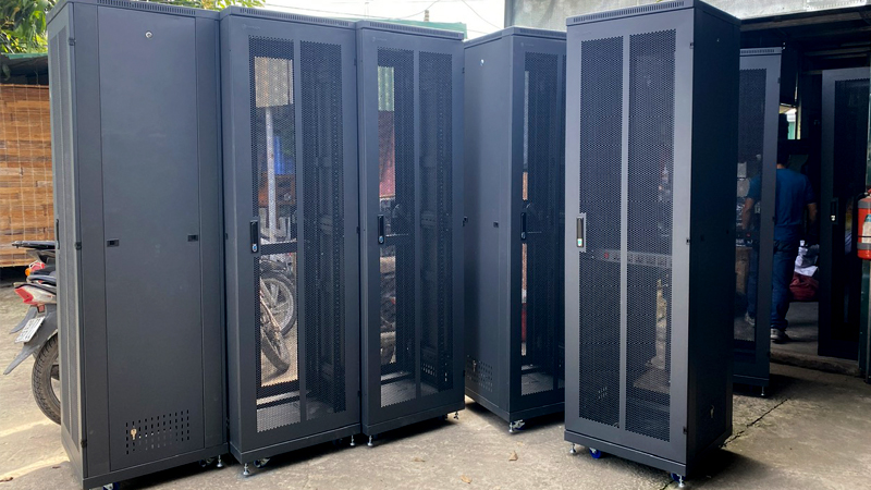 Tủ rack 42U hãng UNIRACK